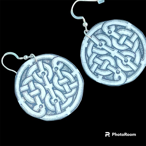 Celtic Knot Earrings Lightweight Bohemian Earrings - Picture 3 of 6